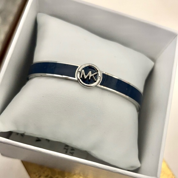 NEW! Michael Kors Navy Silver Bracelet - Picture 2 of 5